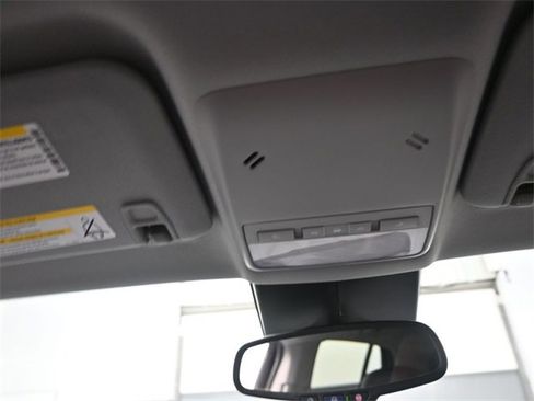 Used 2019 Chevrolet Trax LT w/ LT Convenience Package image 6