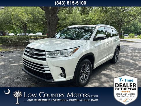 Used 2018 Toyota Highlander XLE FWD image 1