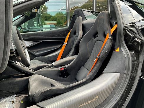 Used 2024 McLaren 750S Spider image 21