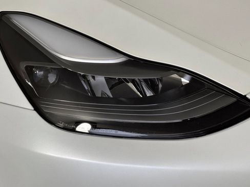 Used 2021 Tesla Model Y Performance image 10