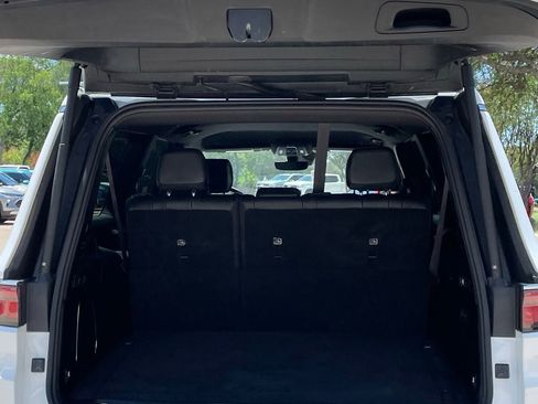 Used 2024 Jeep Wagoneer L Series II w/ Flexible Seating Group RWD image 24