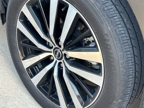 Used 2024 Nissan Pathfinder Platinum w/ Cargo Package image 10