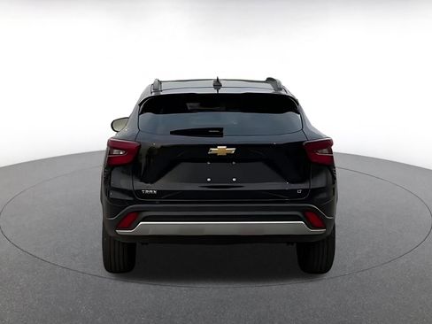 Used 2025 Chevrolet Trax LT image 12