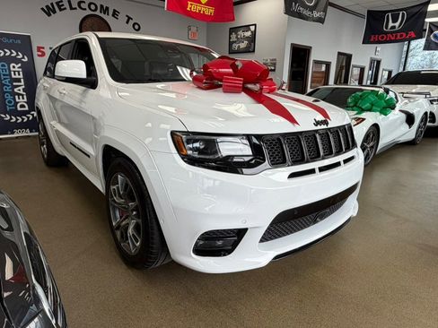 Used 2021 Jeep Grand Cherokee SRT image 2