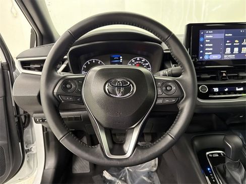 Used 2025 Toyota Corolla SE image 25