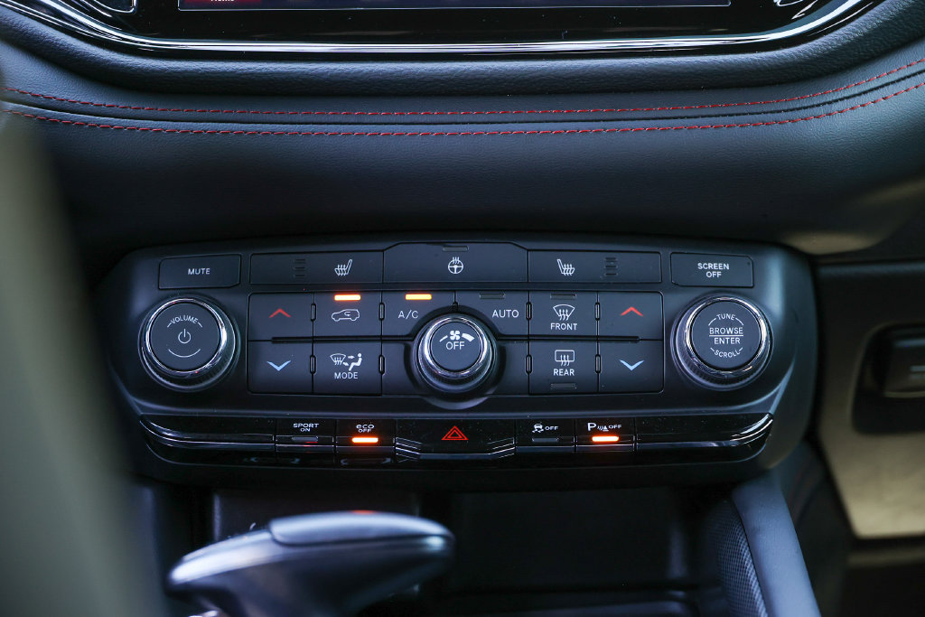 Used 2026 Dodge Durango GT w/ Blacktop Package AWD/4WD image 13