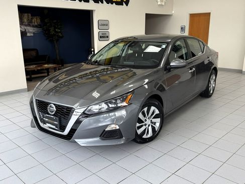 Used 2022 Nissan Altima 2.5 S FWD image 1