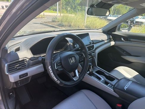 Used 2018 Honda Accord LX image 4