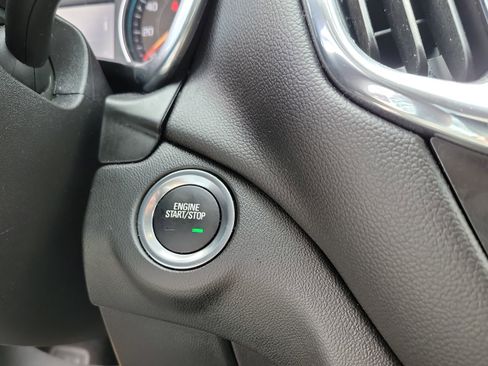 Used 2022 Chevrolet Equinox LT image 16