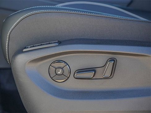 New 2026 Volkswagen Tiguan SEL R-Line image 17