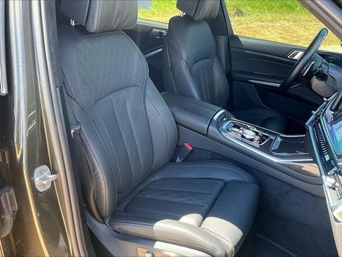 Used 2025 BMW X7 M60i AWD/4WD image 30