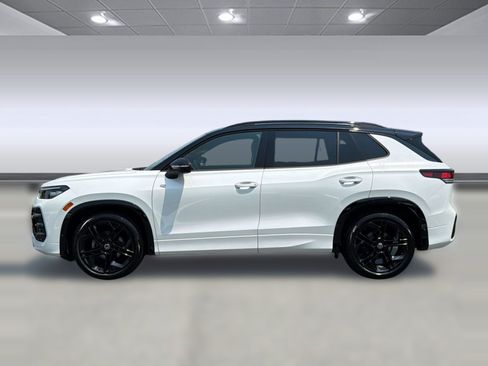 Used 2025 Volkswagen Tiguan SE R-Line FWD image 2