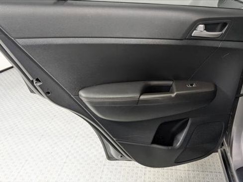 Used 2022 Kia Sportage LX image 16