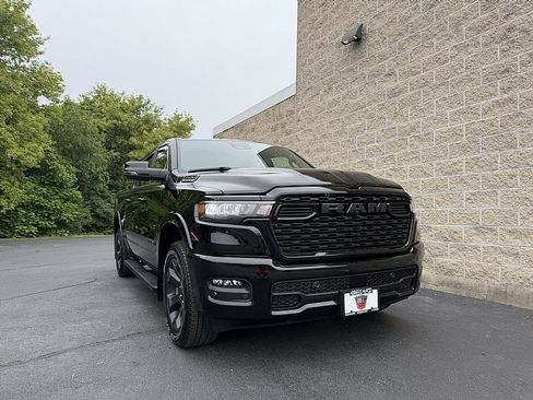 Used 2025 RAM 1500 Big Horn AWD/4WD image 1