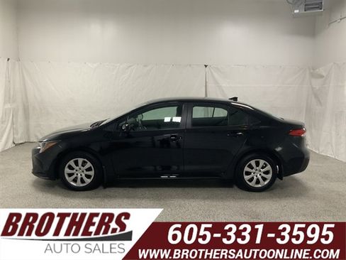 Used 2025 Toyota Corolla LE FWD image 1