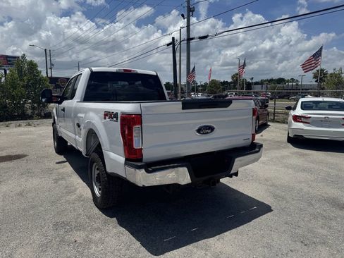 Used 2017 Ford F250 XL w/ Power Equipment Group AWD/4WD image 18