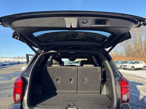 Used 2023 Hyundai Palisade Calligraphy image 46