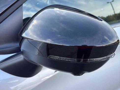 New 2026 Mitsubishi Outlander AWD image 10