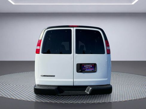 Used 2019 Chevrolet Express 2500 LS RWD image 5