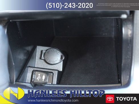 Used 2015 Toyota Camry LE image 22