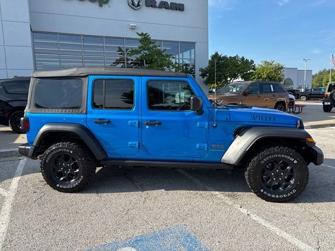 Used 2023 Jeep Wrangler Unlimited AWD/4WD image 9