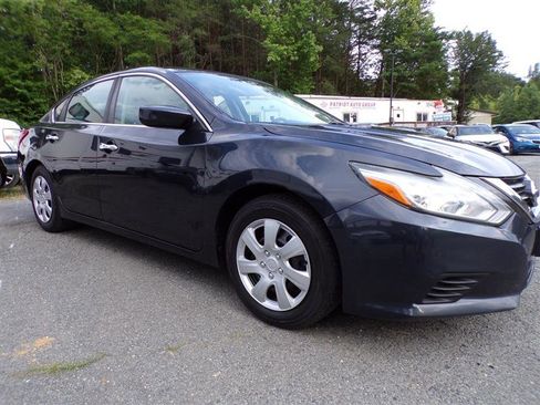 Used 2016 Nissan Altima 2.5 S w/ Power Driver Seat Package FWD image 4