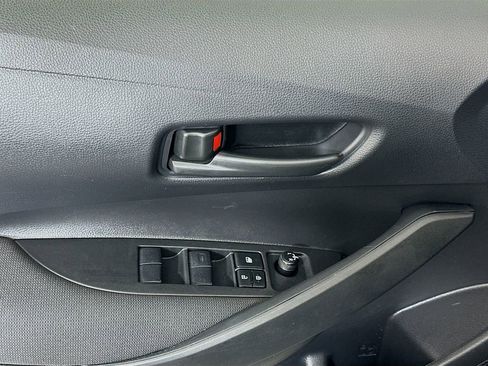 Used 2025 Toyota Corolla LE image 17