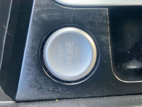 Used 2021 Volkswagen Jetta R-Line w/ R-Line Cold Weather Package image 22