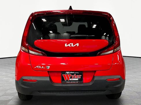 Used 2022 Kia Soul LX w/ Technology Package FWD image 5
