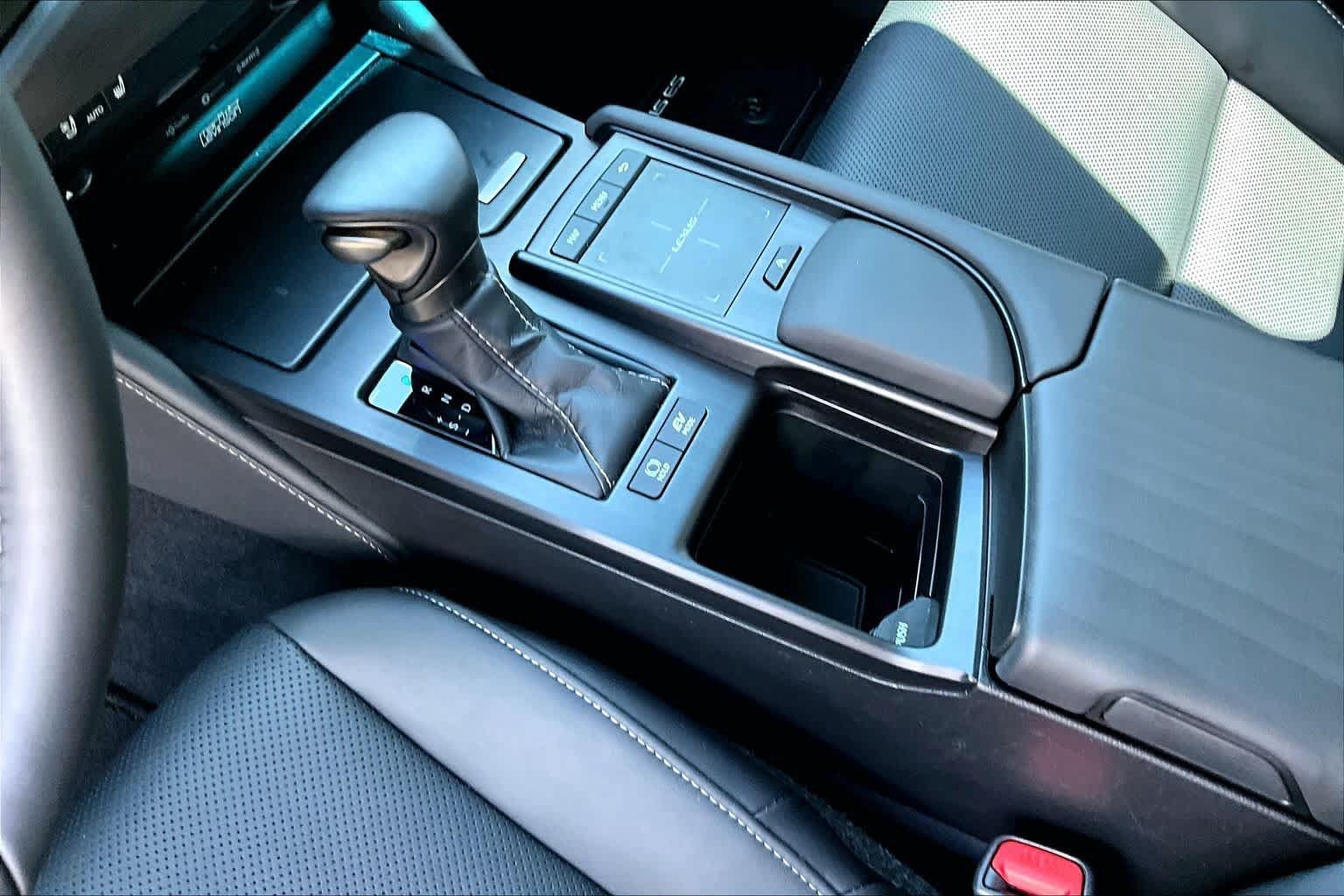 Used 2020 Lexus ES 300h w/ Premium Package FWD image 17