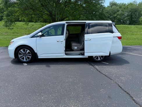 Used 2014 Honda Odyssey Touring Elite image 12