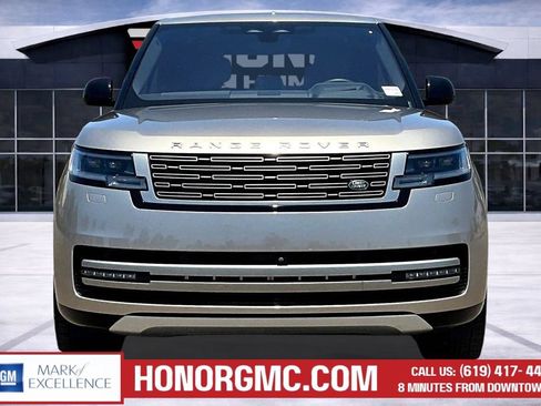 Used 2023 Land Rover Range Rover SE AWD/4WD image 2