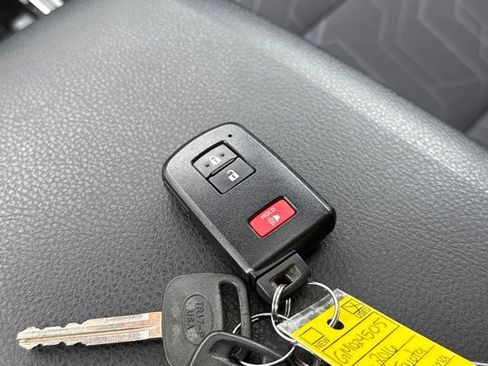Used 2016 Toyota Tacoma TRD Sport AWD/4WD image 50