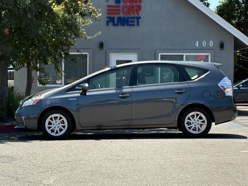 Used 2013 Toyota Prius V Two FWD image 8