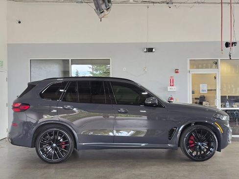 Used 2026 BMW X5 xDrive40i w/ M Sport Package AWD/4WD image 4