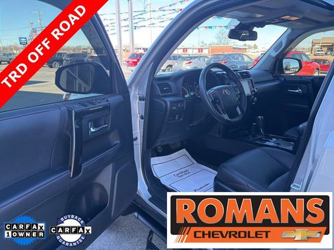 Used 2021 Toyota 4Runner Venture w/ Moonroof Package image 9