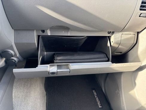 Used 2014 Nissan Frontier SV w/ SV Value Truck Package image 27