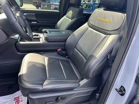 Used 2025 Ford Expedition Tremor AWD/4WD image 30