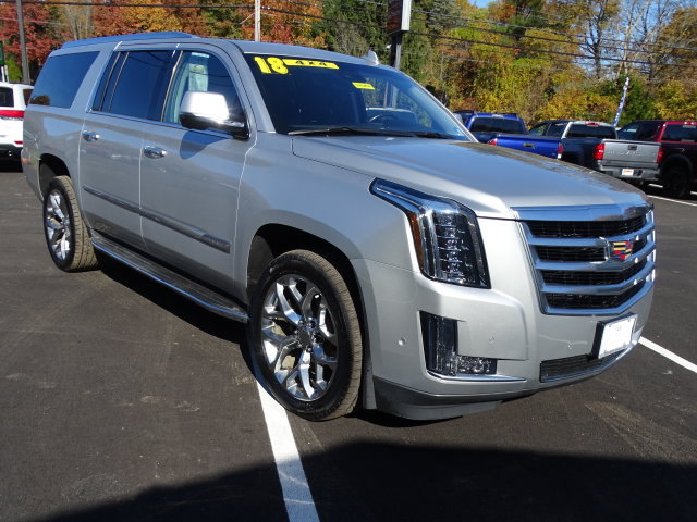 Certified 2018 Cadillac Escalade ESV Luxury AWD/4WD image 2