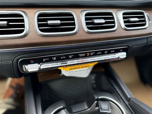 New 2026 Mercedes-Benz GLS 580 4MATIC image 18