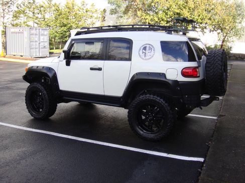 Used 2011 Toyota FJ Cruiser 4WD image 11
