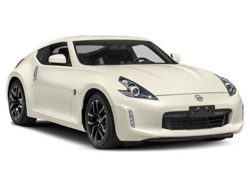 Used 2018 Nissan 370Z Touring image 9