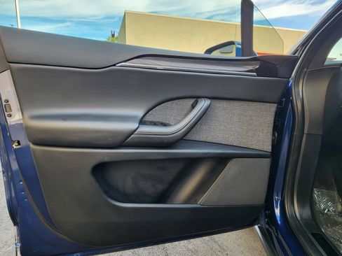 Used 2024 Tesla Model X image 42