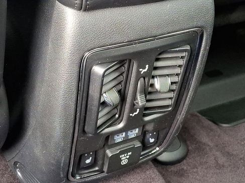 Used 2018 Jeep Grand Cherokee Overland image 11