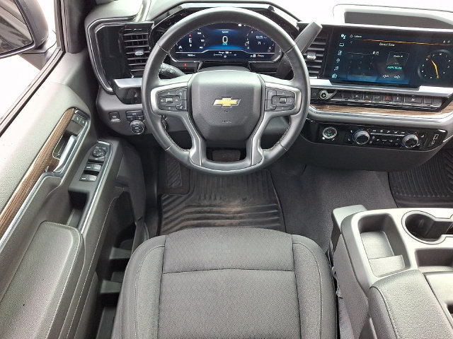 Used 2023 Chevrolet Silverado 1500 LT AWD/4WD image 3