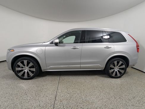 Used 2024 Volvo XC90 T8 Plus w/ Protection Package Premier AWD/4WD image 4