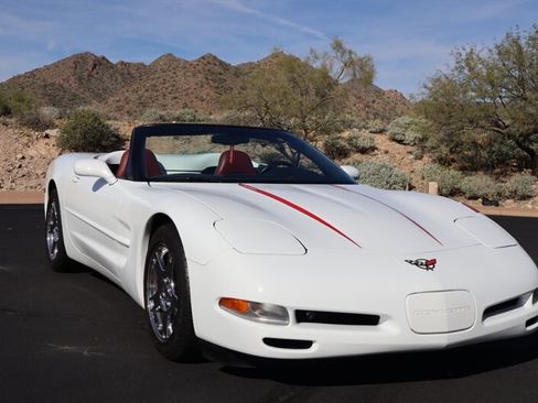 Used 1998 Chevrolet Corvette w/ Performance Handling Pkg image 34