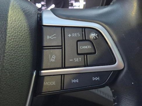 Certified 2023 Toyota Highlander LE FWD image 13