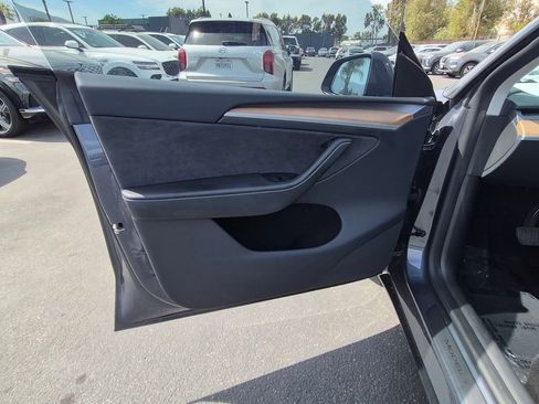 Used 2024 Tesla Model Y Long Range image 16