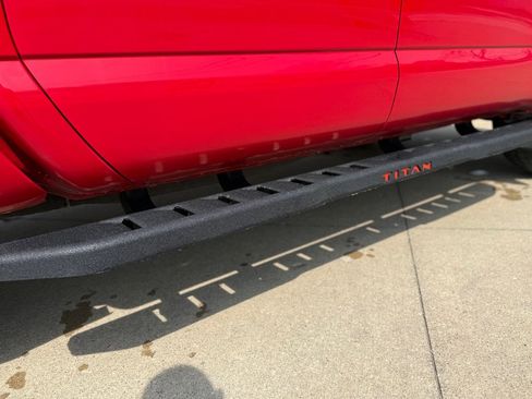 Used 2024 Nissan Titan PRO-4X w/ Pro-4x Convenience Package image 22